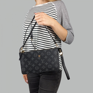 Сумка Louis Vuitton M Черная